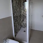 Garda Renovated Διαμέρισμα Torri Del Benaco