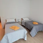 Garda Renovated Διαμέρισμα Torri Del Benaco