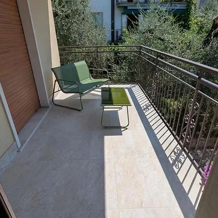 Garda Renovated Apartman Torri del Benaco